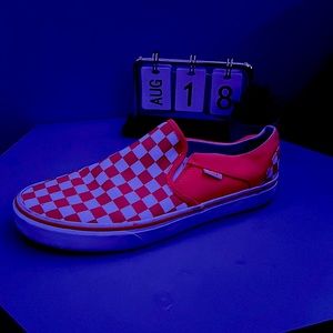 hot pinks VANS, size: 11 women, gently used